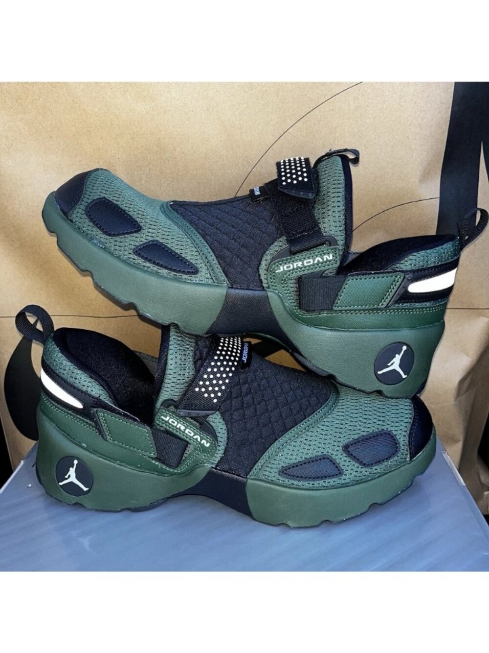 NEW Nike Air Jordan Trunner LX Fir Green HQ2164-300 Men Size 9.5, Womens 11